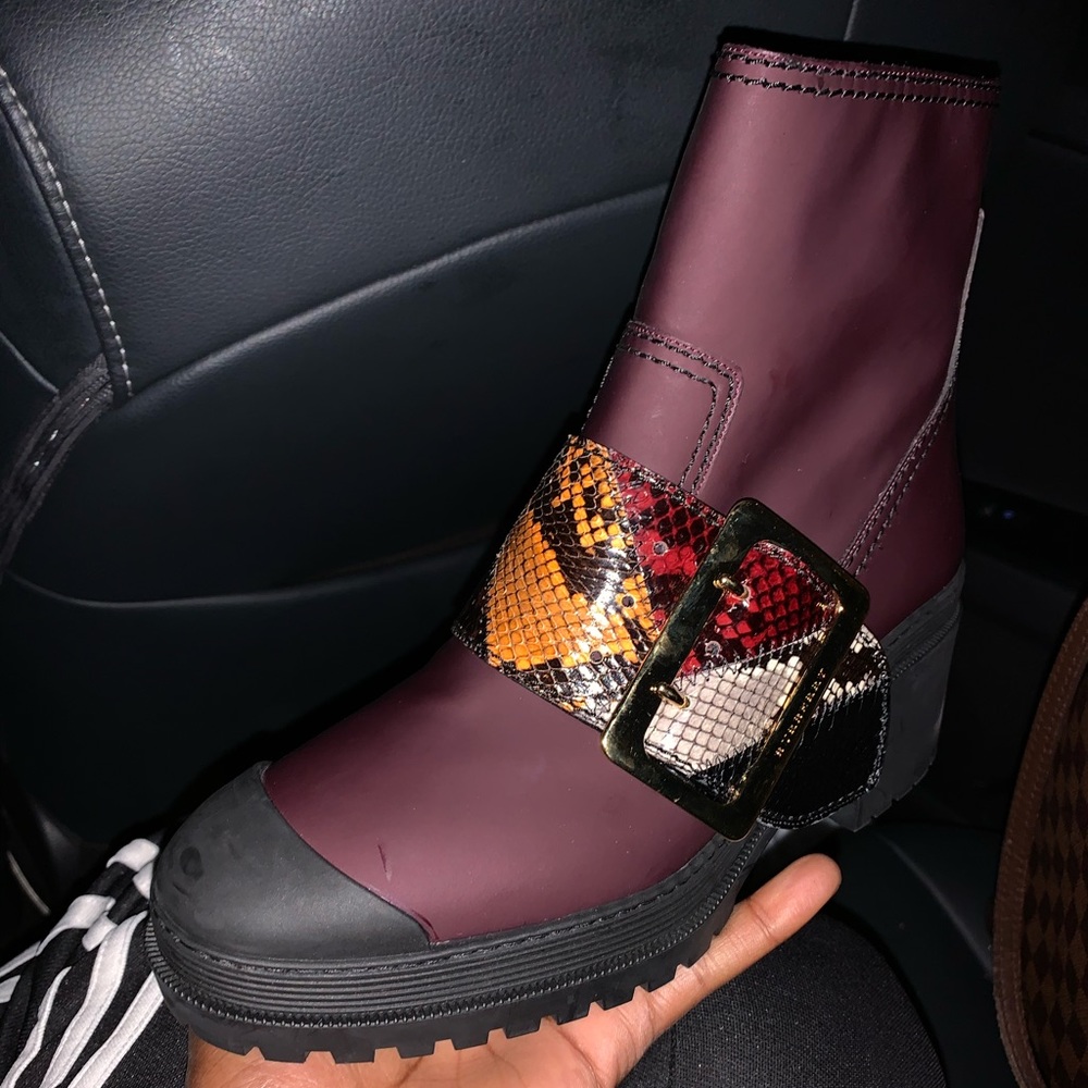 Burberry boots